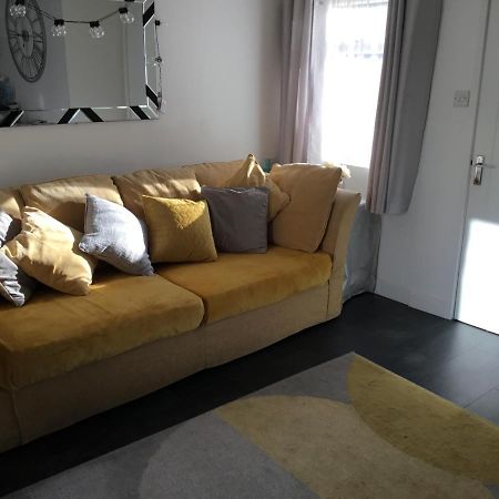 In The Heart Of Chichester Apartment Ngoại thất bức ảnh